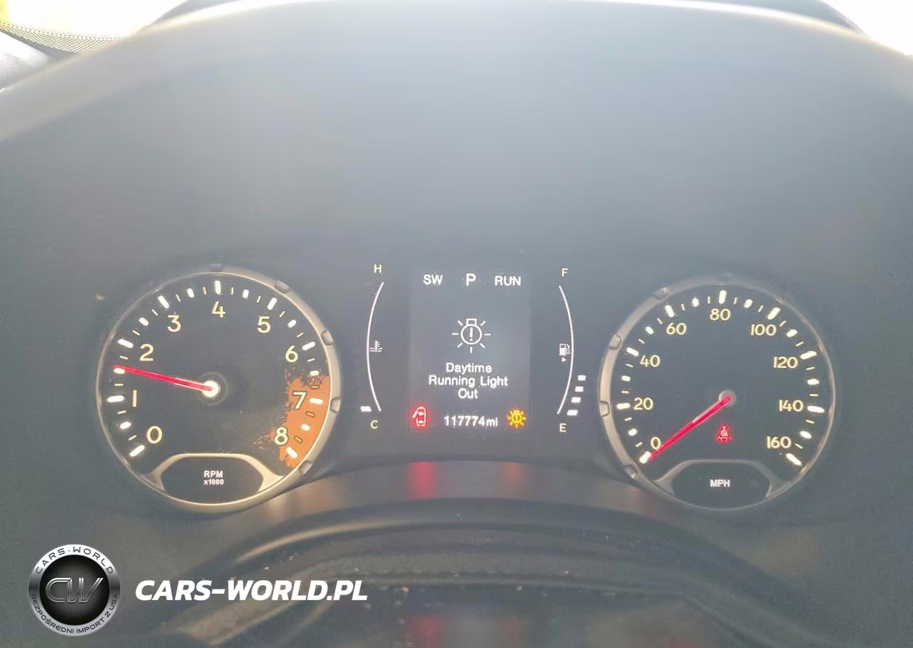 2018 Jeep Renegade Sport VIN:ZACCJBAB0JPG79995 - 9