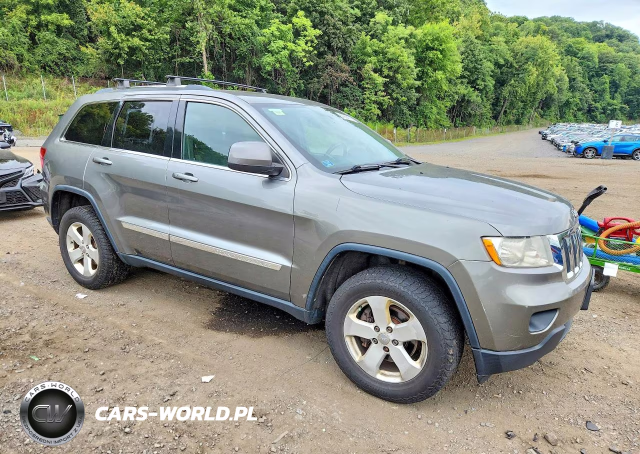 2013 Jeep Grand Cherokee Laredo VIN:1C4RJFAG0DC542612 - 4