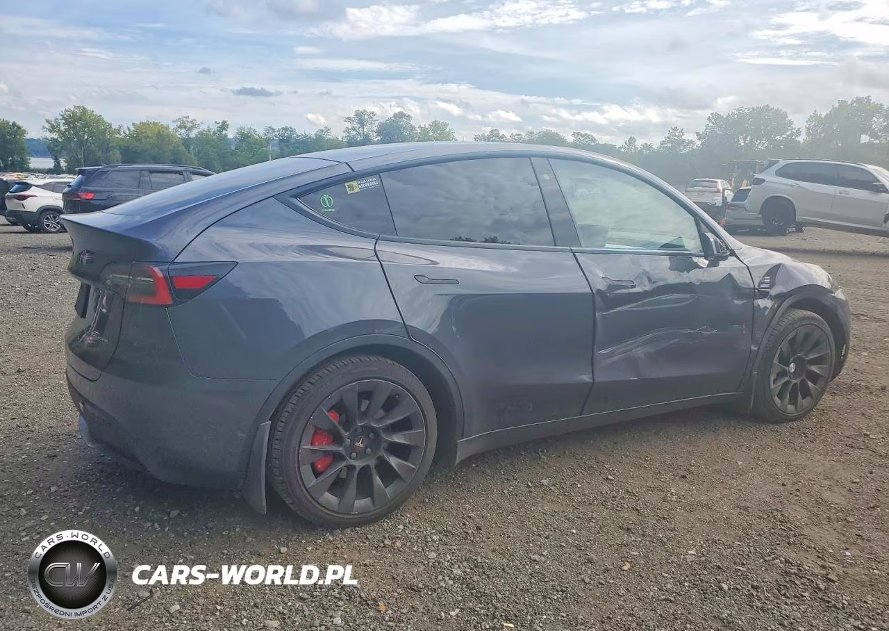 2020 Tesla Model Y VIN:5YJYGDEE9LF036236 - 3