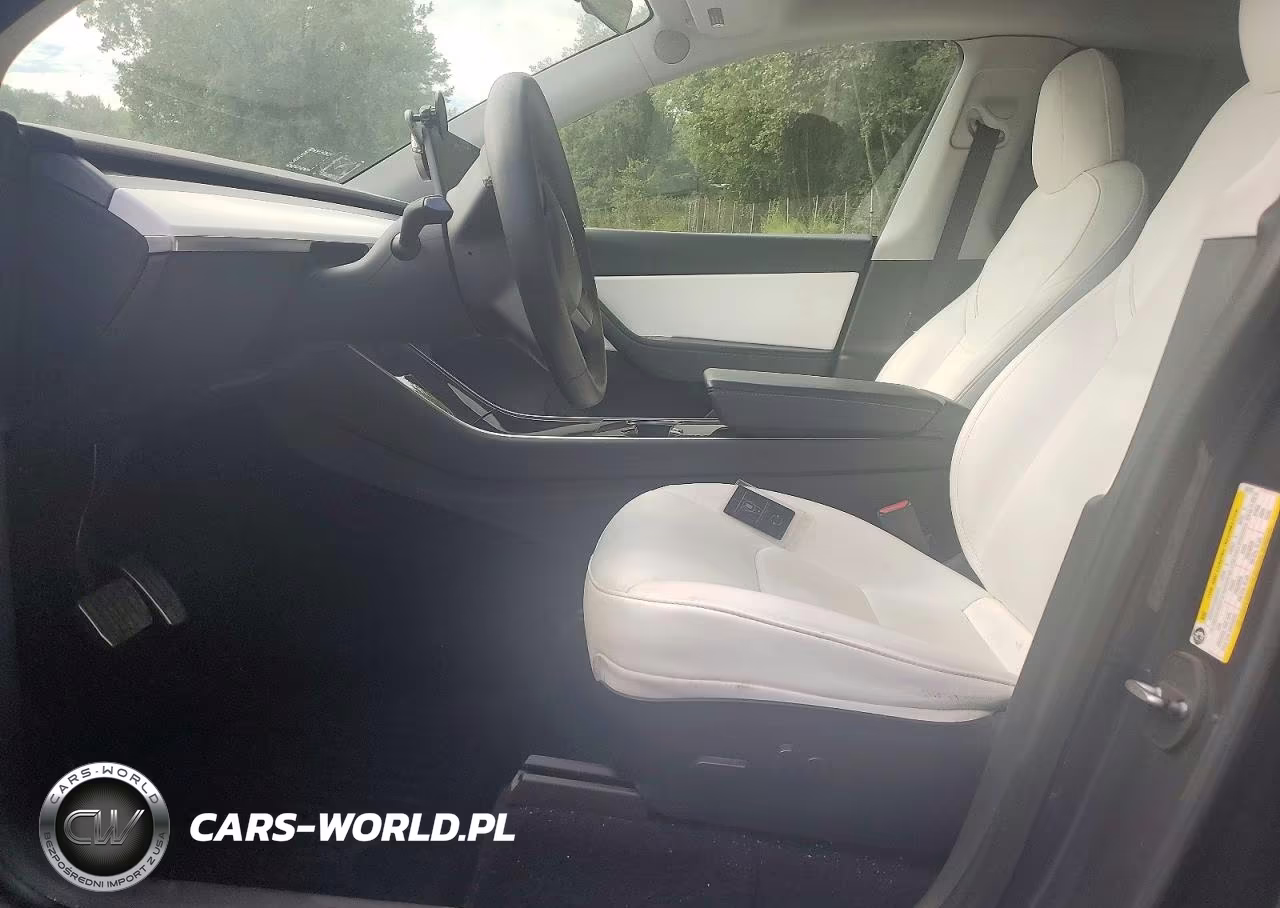 2020 Tesla Model Y VIN:5YJYGDEE9LF036236 - 7