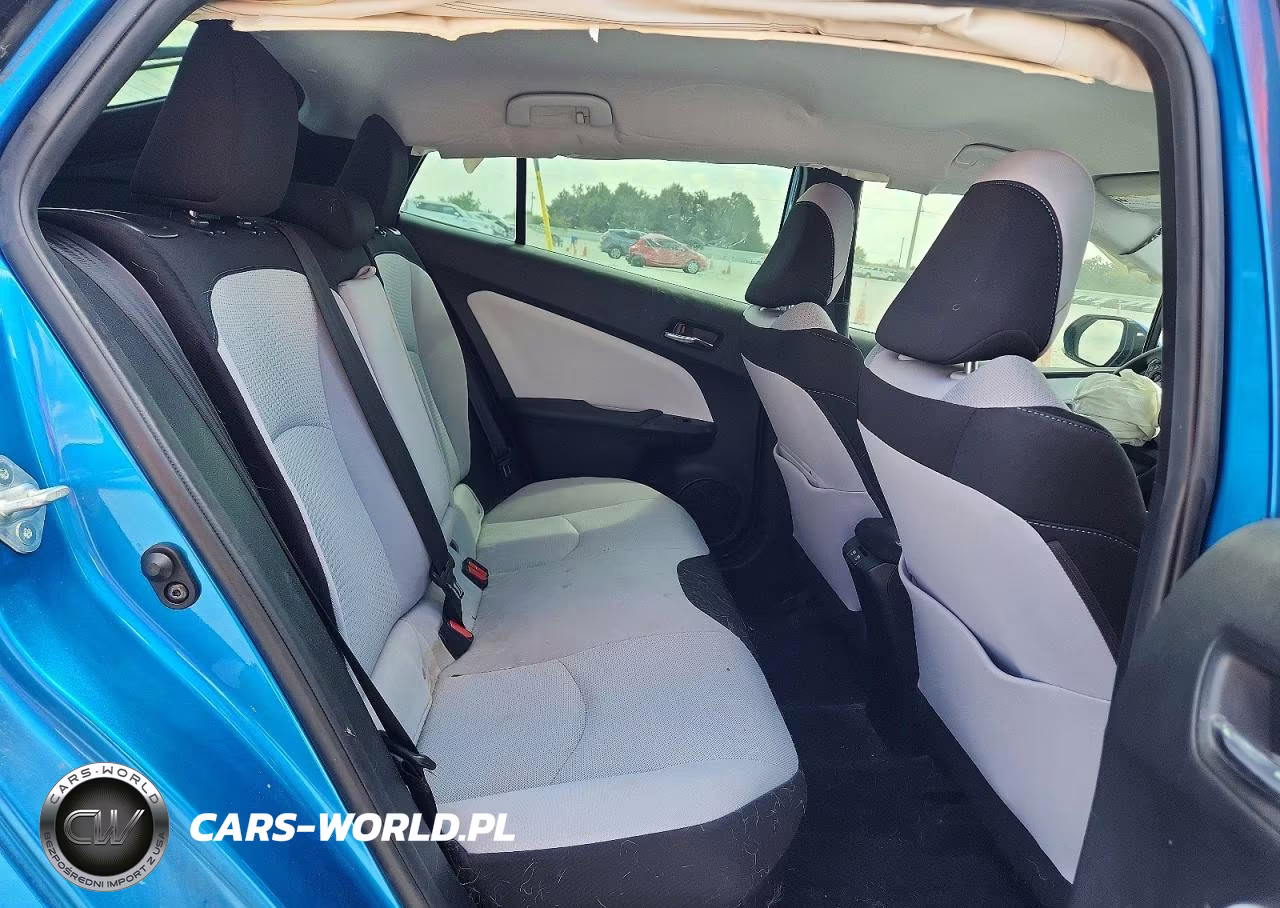 2020 Toyota Prius Le VIN:JTDKARFU2L3103136 - 10