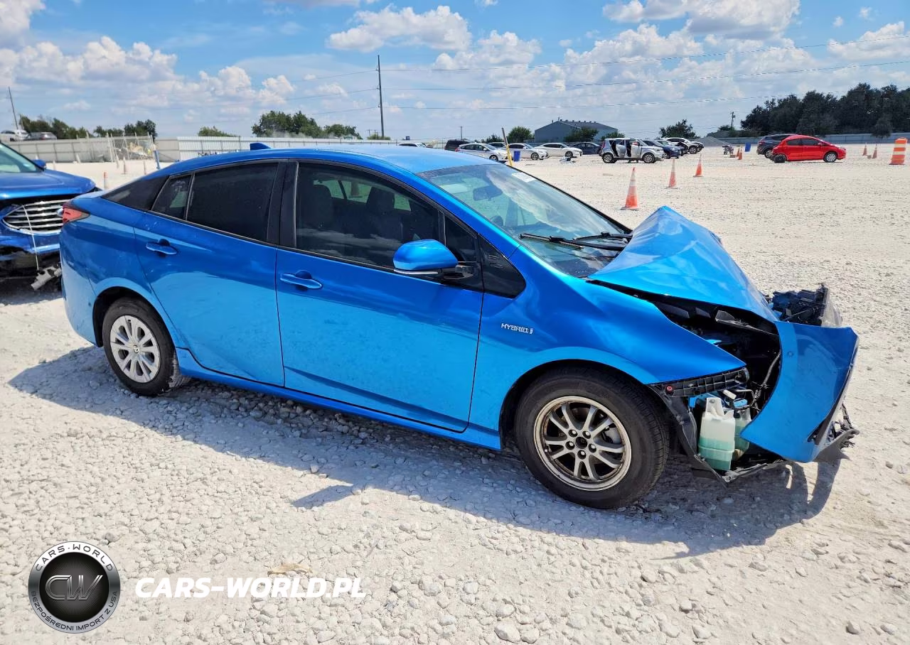 2020 Toyota Prius Le VIN:JTDKARFU2L3103136 - 4