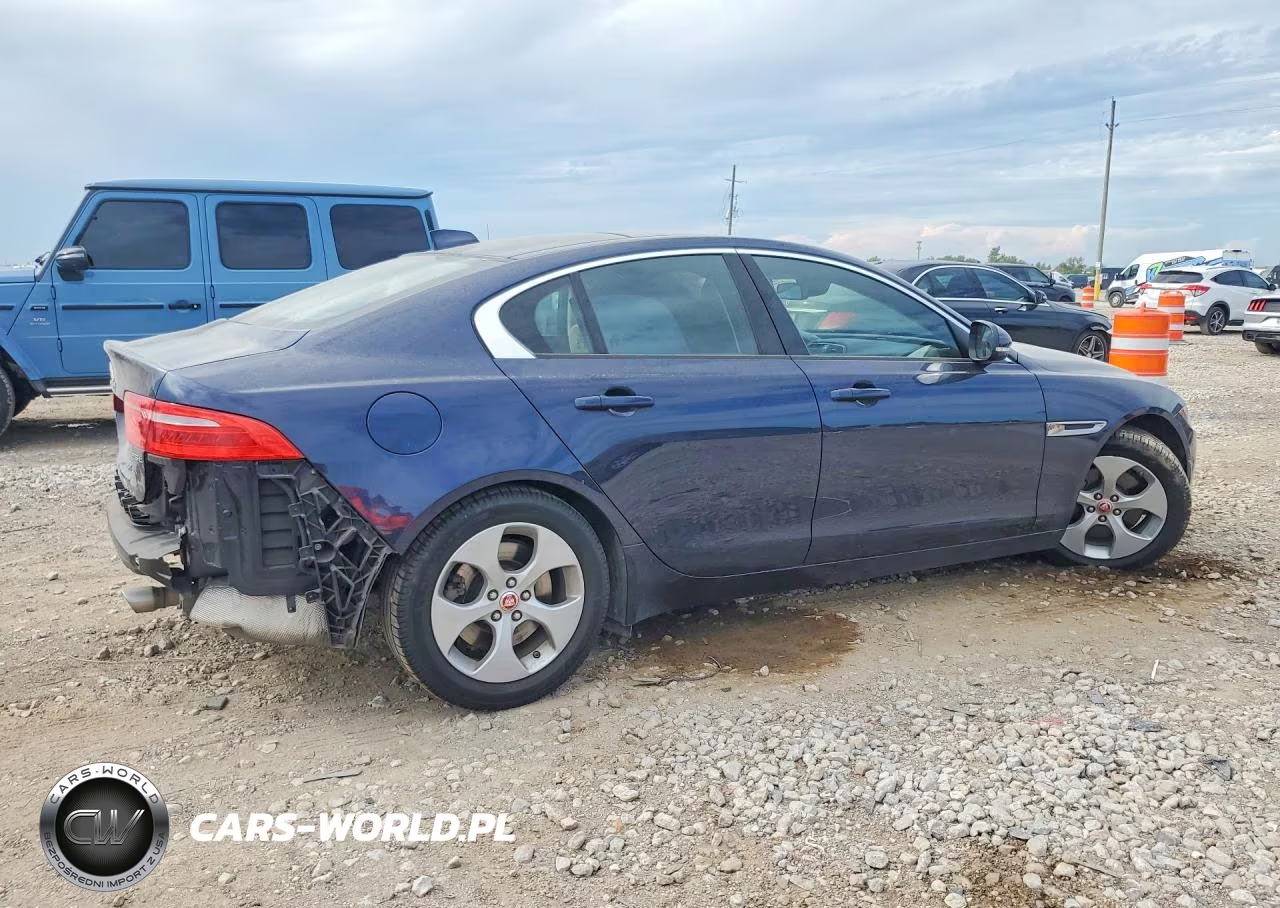 2018 Jaguar Xe VIN:SAJAR4FX7JCP23366 - 3
