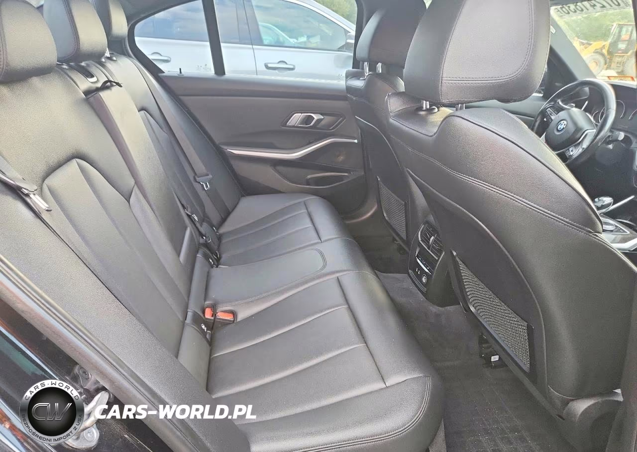 2019 BMW 330Xi VIN:WBA5R7C55KFH23418 - 10
