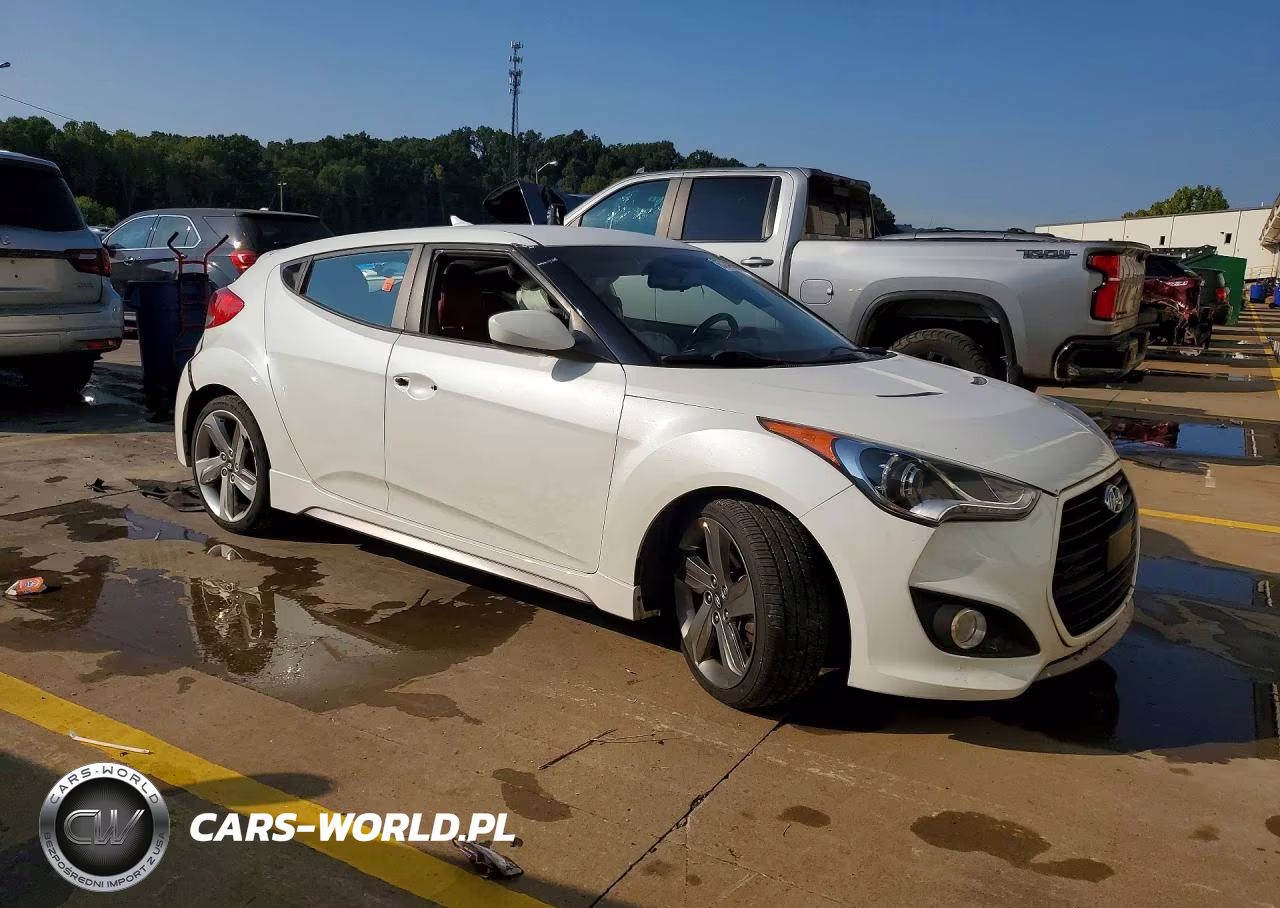 2015 Hyundai Veloster Turbo R-Spec VIN:KMHTC6AE3FU239301 - 4