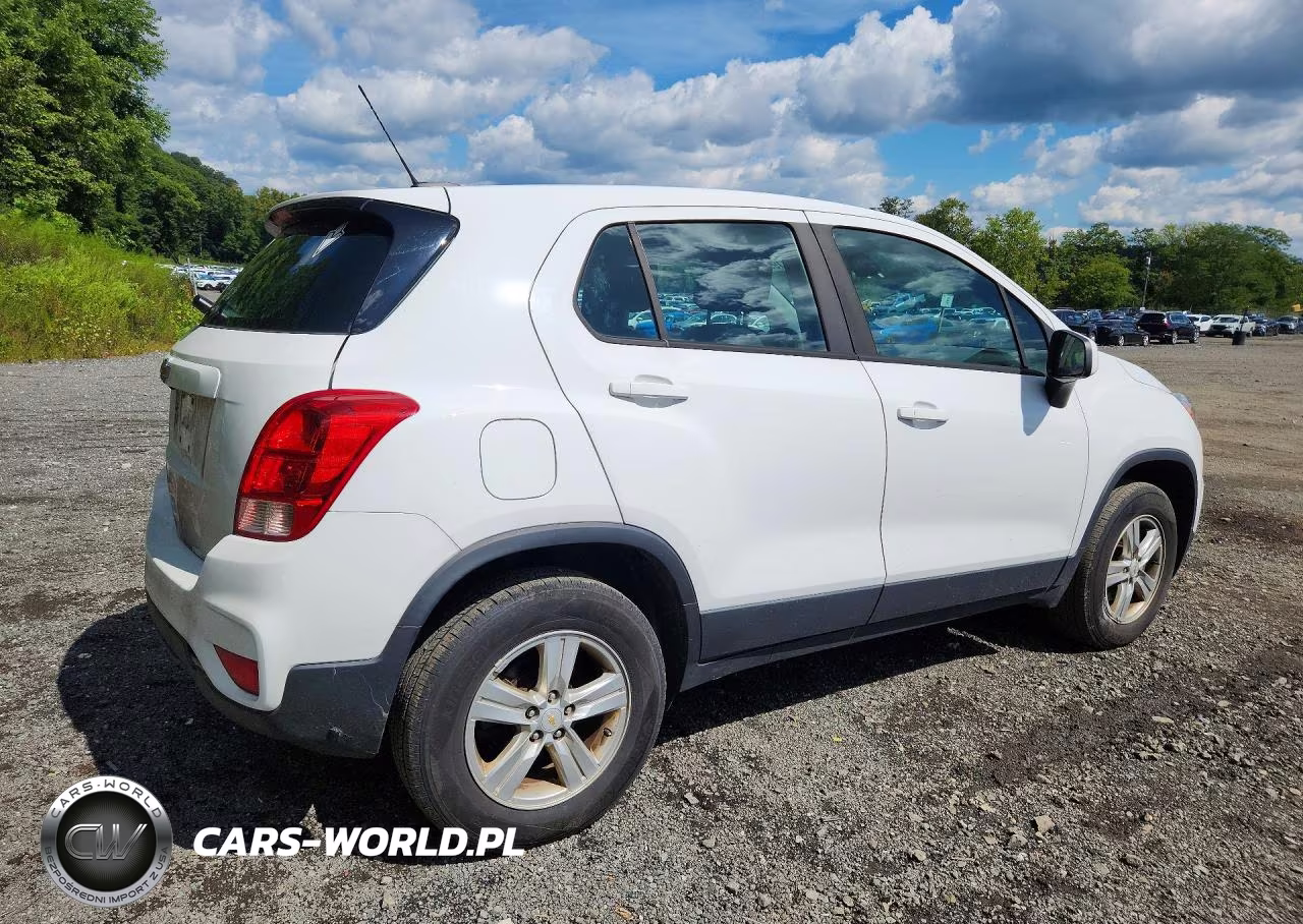 2020 Chevrolet Trax Ls VIN:KL7CJNSB6LB061820 - 3