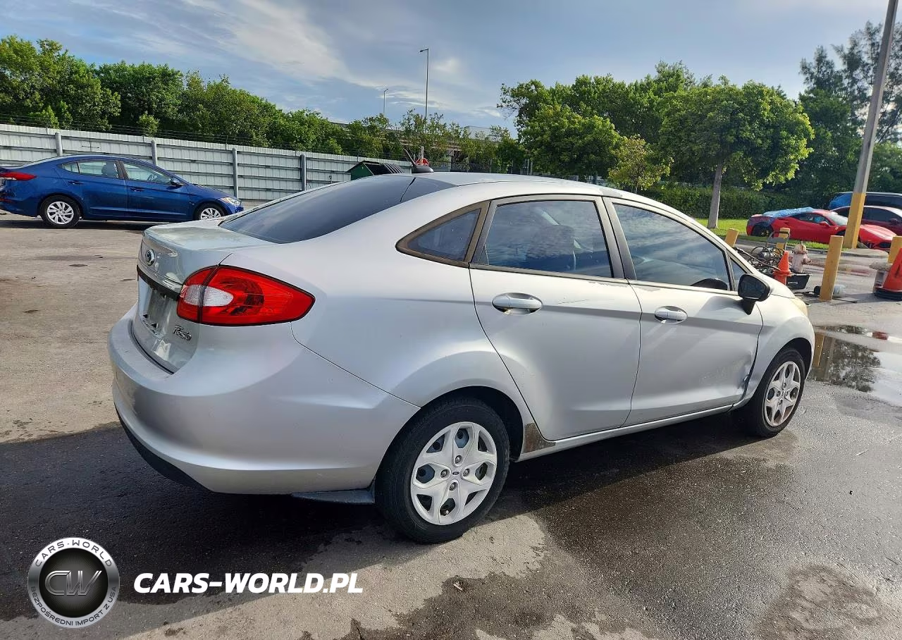 2012 Ford Fiesta S VIN:3FADP4AJ9CM175835 - 3