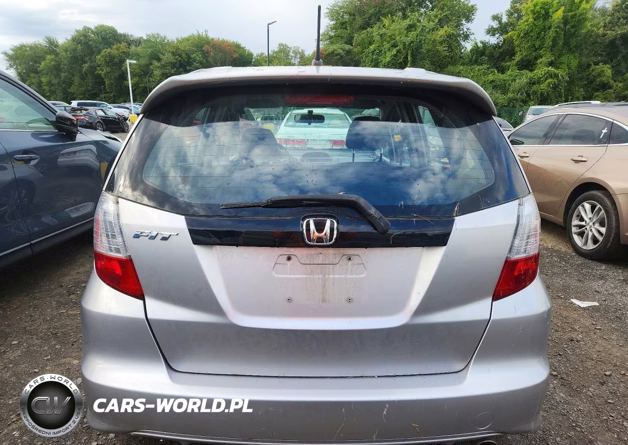 2011 Honda Fit Sport VIN:JHMGE8H5XBC009173 - 6