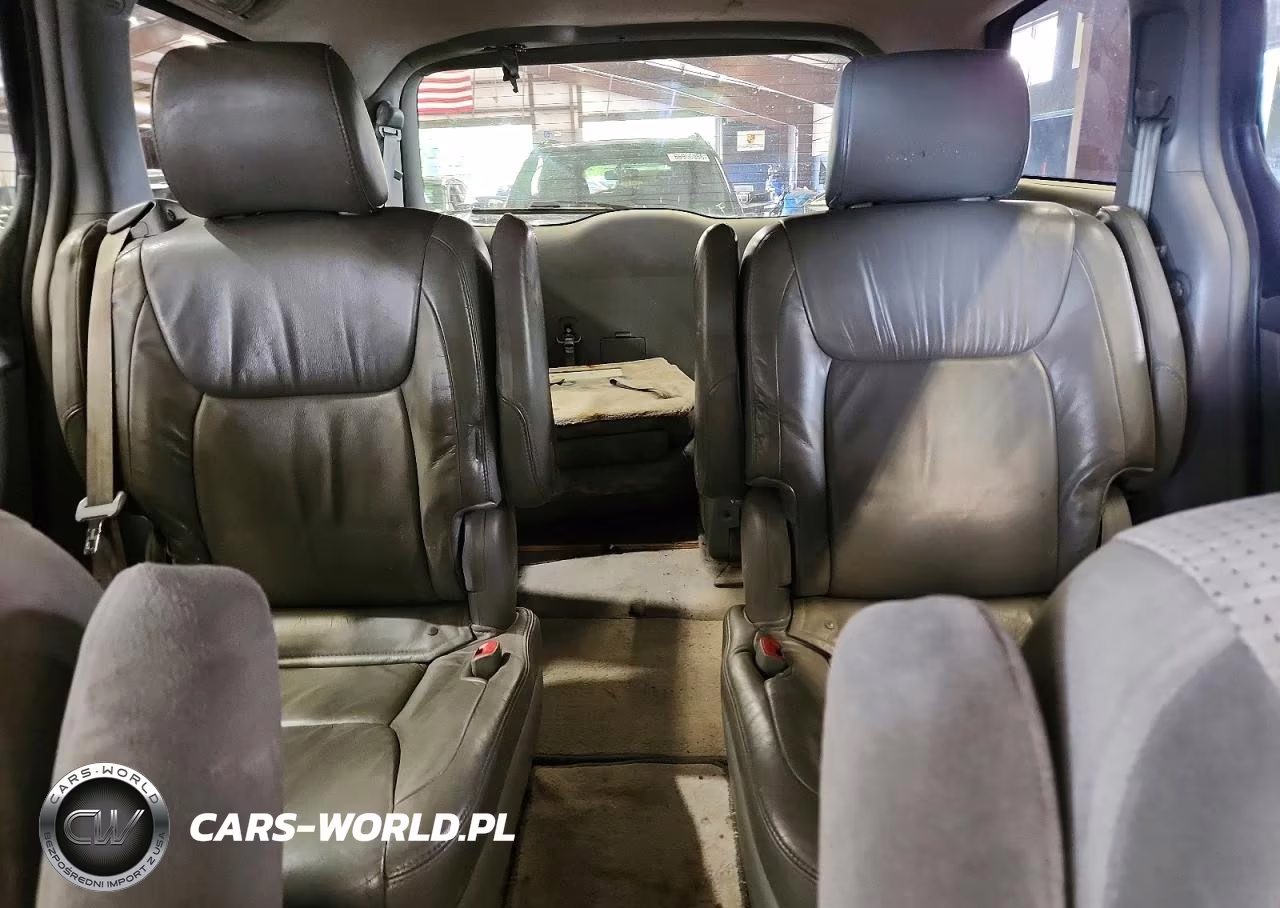 2010 Toyota Sienna Le VIN:5TDJK4CC0AS033834 - 10
