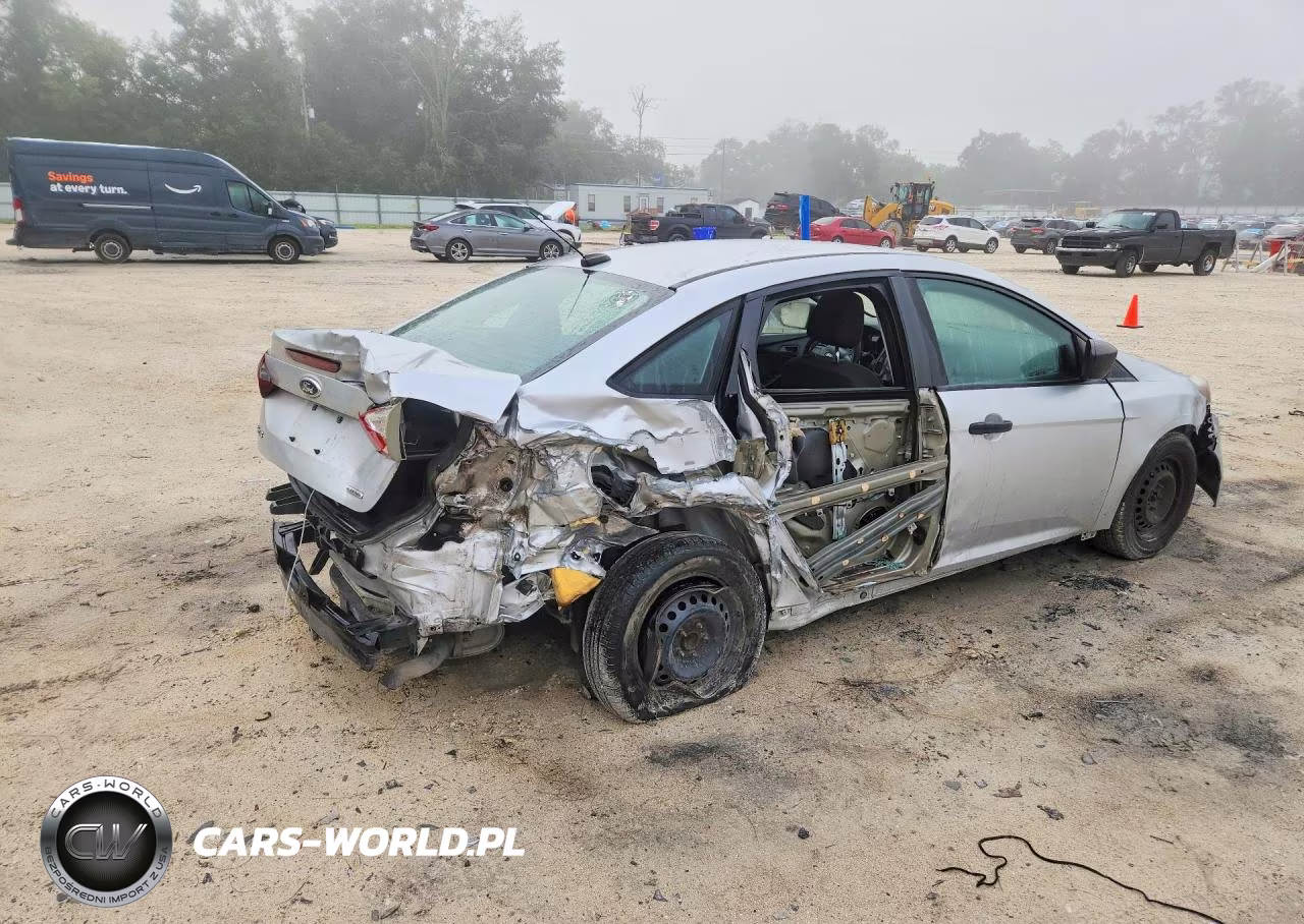 2012 Ford Focus S VIN:1FAHP3E22CL462398 - 3