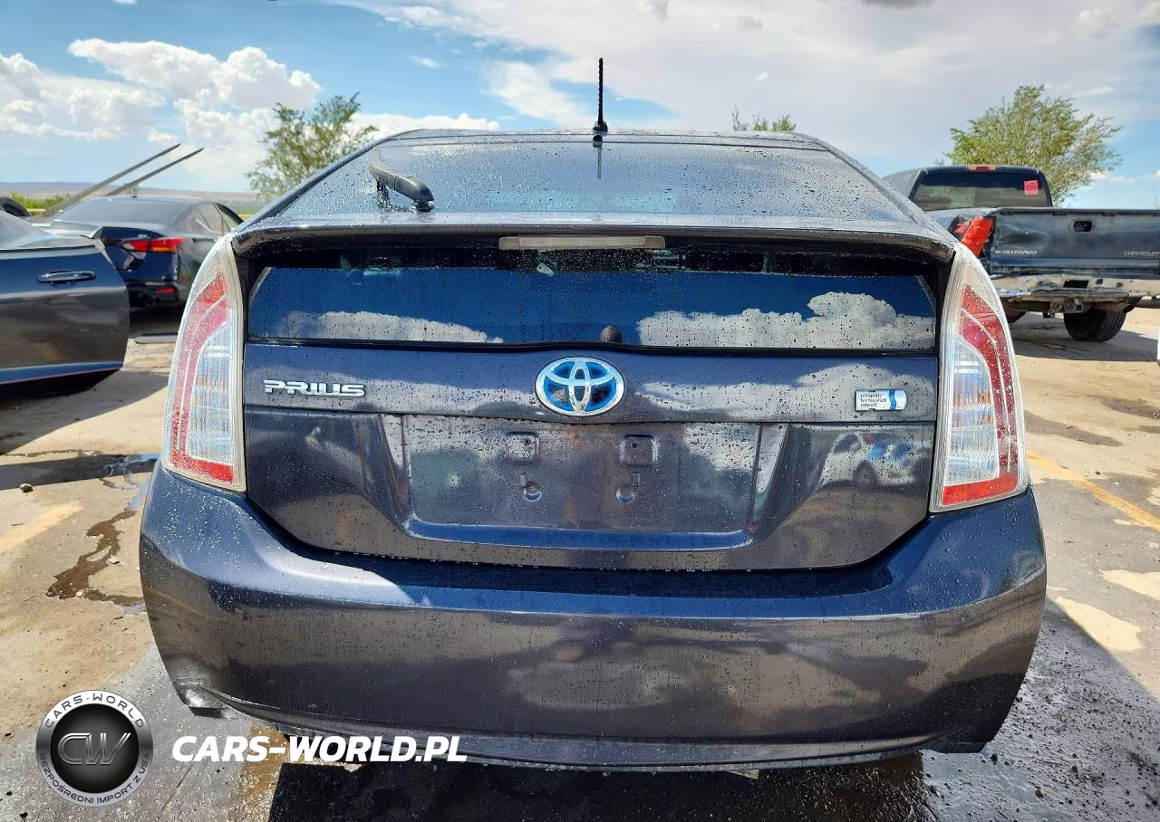 2013 Toyota Prius Two VIN:JTDKN3DU9D1644377 - 6