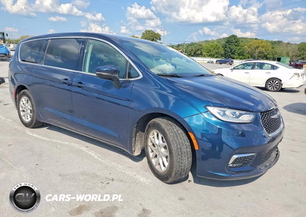 2023 Chrysler Pacifica Touring L VIN:2C4RC1BG1PR578381 - 4