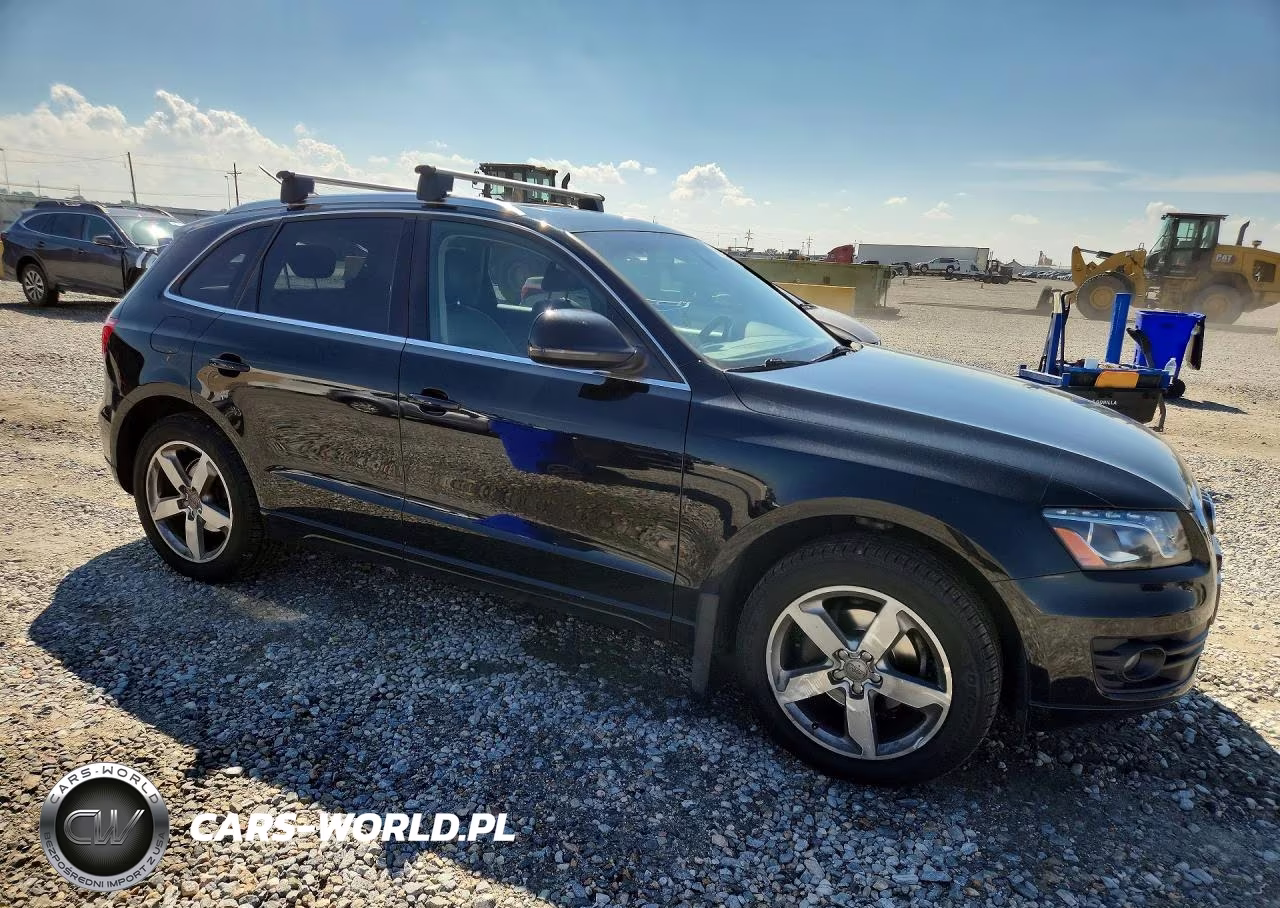 2010 Audi Q5 Premium Plus VIN:WA1LKAFP5AA068351 - 4