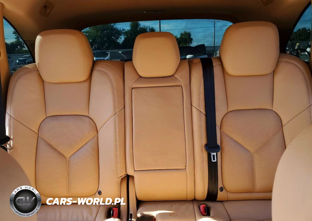 2016 Porsche Cayenne VIN:WP1AF2A26GKA44922 - 10