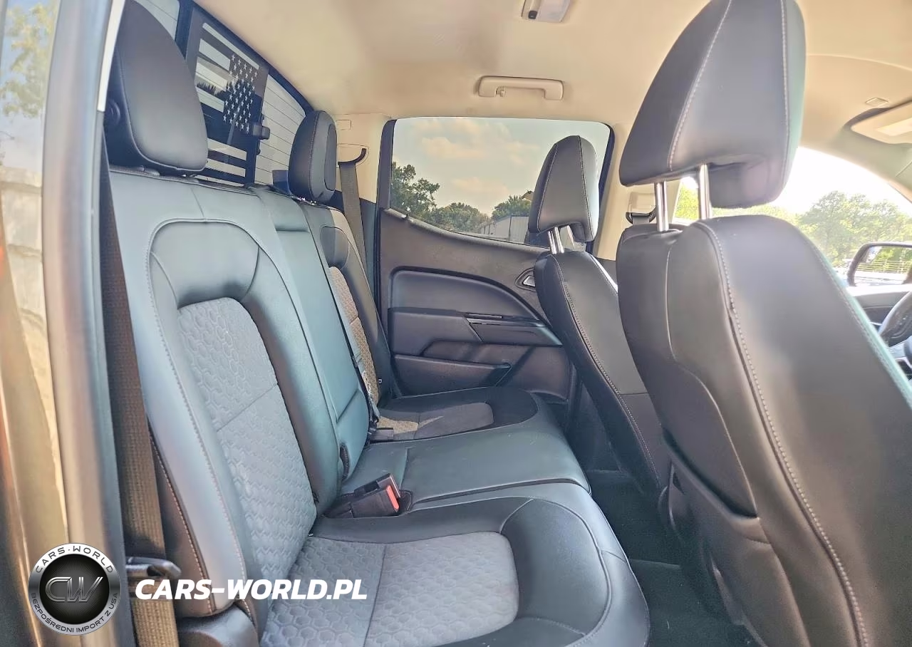 2018 Chevrolet Colorado Z71 VIN:1GCGTDENXJ1217990 - 10