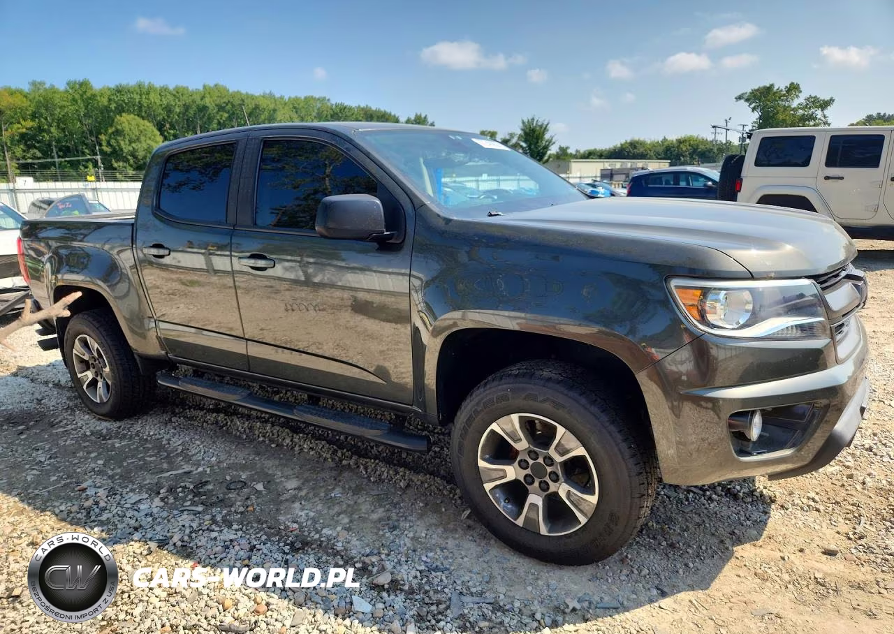 2018 Chevrolet Colorado Z71 VIN:1GCGTDENXJ1217990 - 4