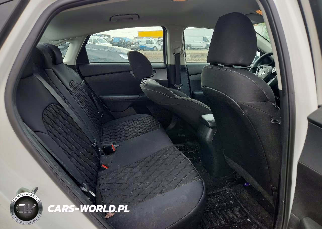 2021 Kia Forte Lxs VIN:3KPF24AD4ME335014 - 10