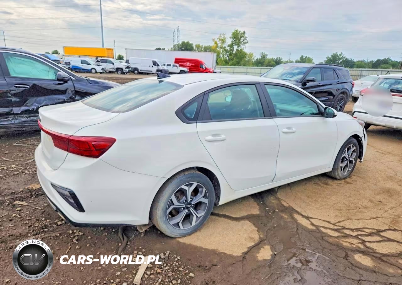 2021 Kia Forte Lxs VIN:3KPF24AD4ME335014 - 3