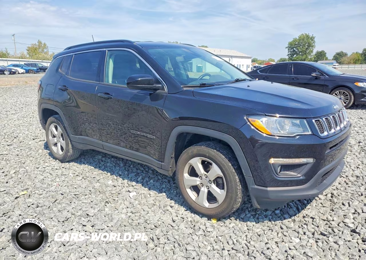 2020 Jeep Compass Latitude VIN:3C4NJDBB4LT174900 - 4