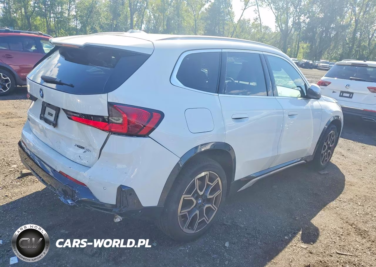 2023 BMW X1 xDrive28I VIN:WBX73EF04P5Y10614 - 3