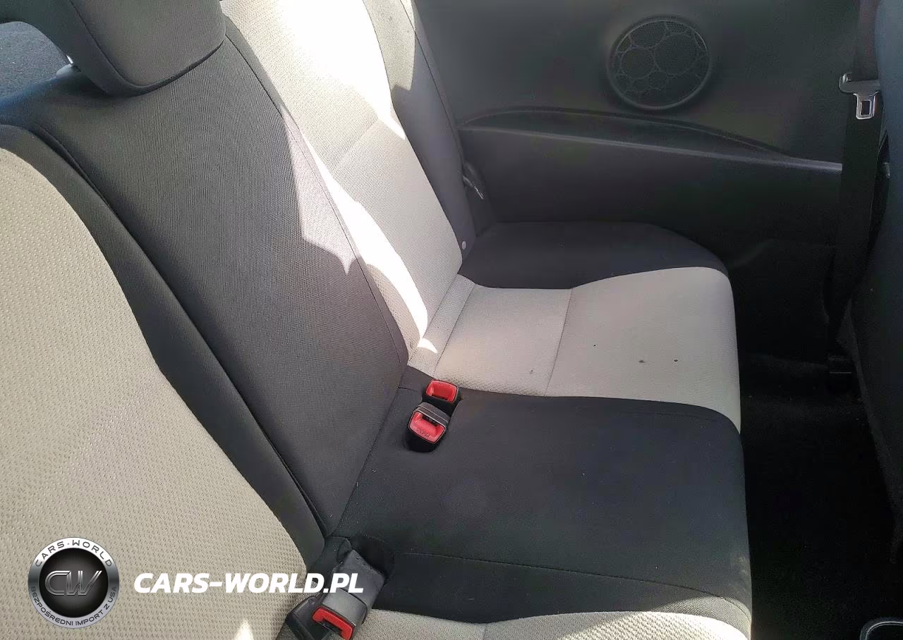 2012 Toyota Yaris 3-Door Le VIN:JTDJTUD37CD502556 - 10