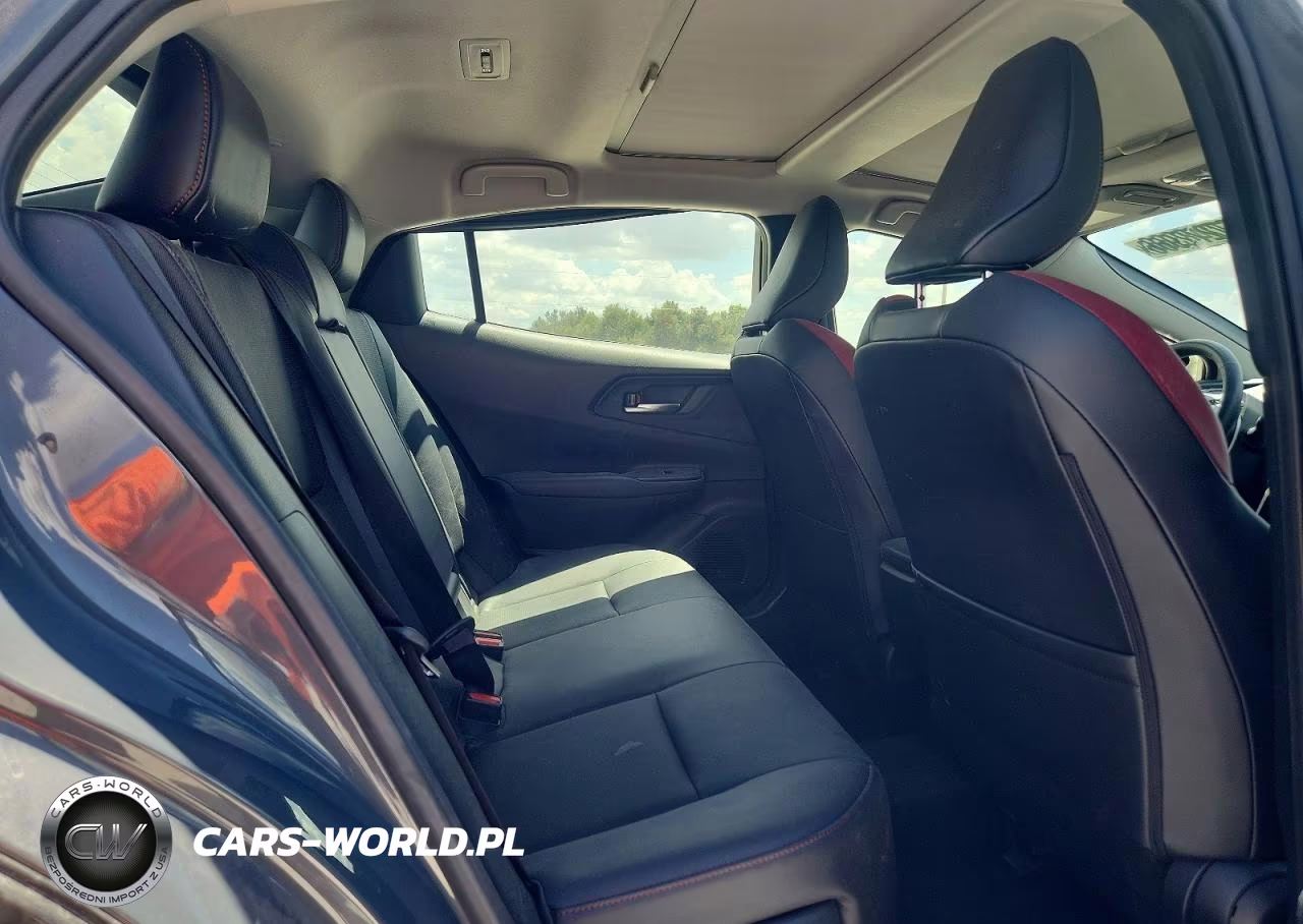 2024 Toyota Prius Prime Xse VIN:JTDACACU7R3015560 - 10