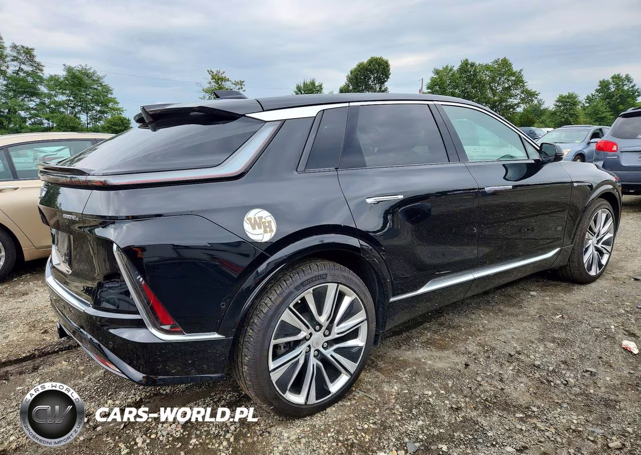 2024 Cadillac Lyriq Luxury VIN:1GYKPSRL6RZ132731 - 3
