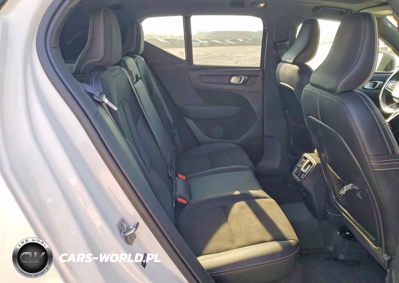 2021 Volvo Xc40 T5 R-Design VIN:YV4162UMXM2589657 - 10