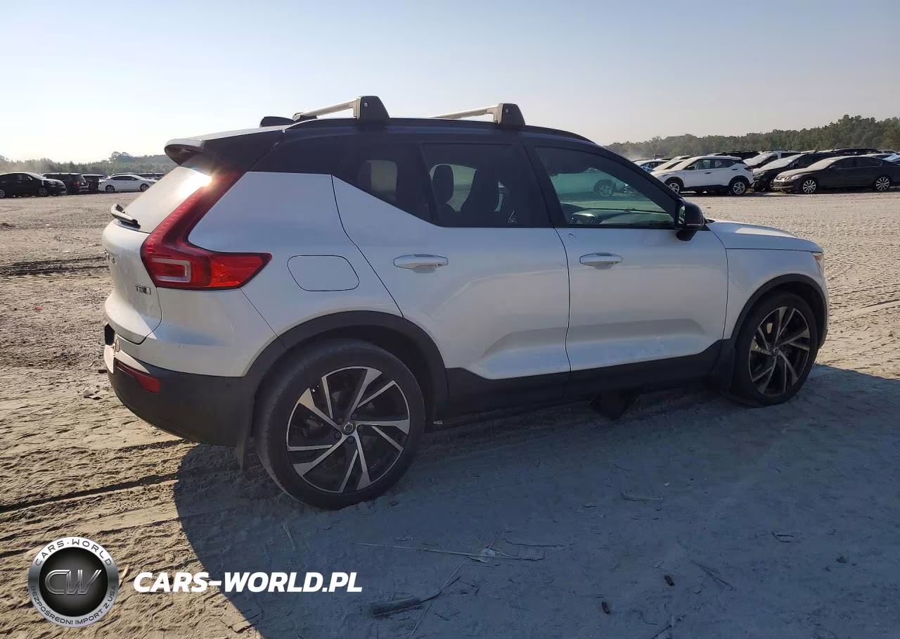 2021 Volvo Xc40 T5 R-Design VIN:YV4162UMXM2589657 - 3