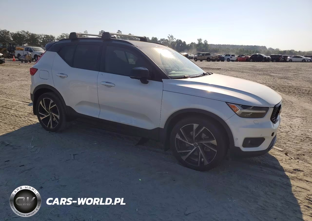 2021 Volvo Xc40 T5 R-Design VIN:YV4162UMXM2589657 - 4