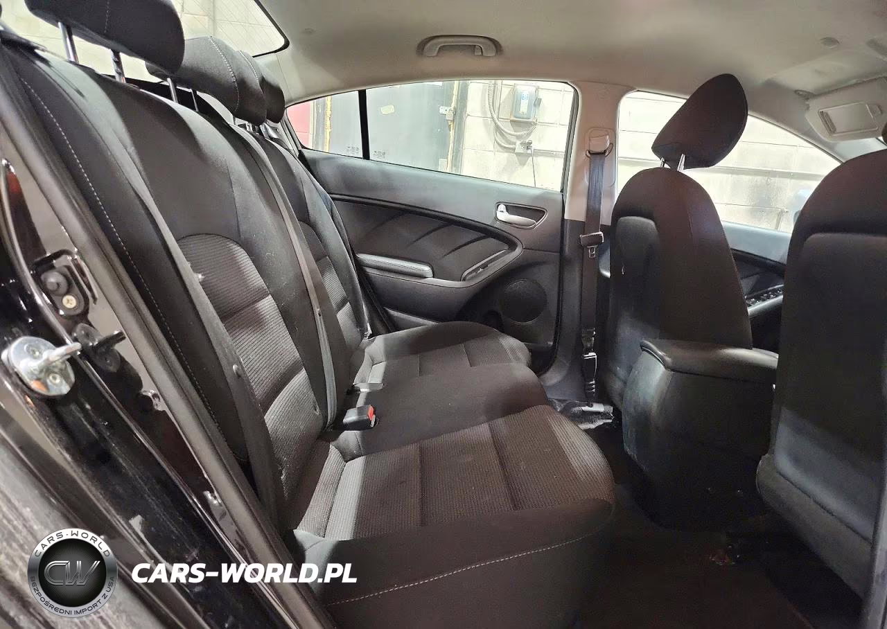 2018 Kia Forte Lx VIN:3KPFK4A78JE240865 - 10