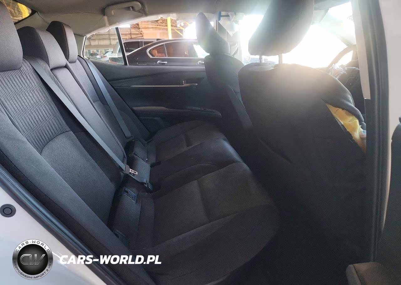 2026 Toyota Camry Le VIN:4T1DAACK0TU252549 - 10