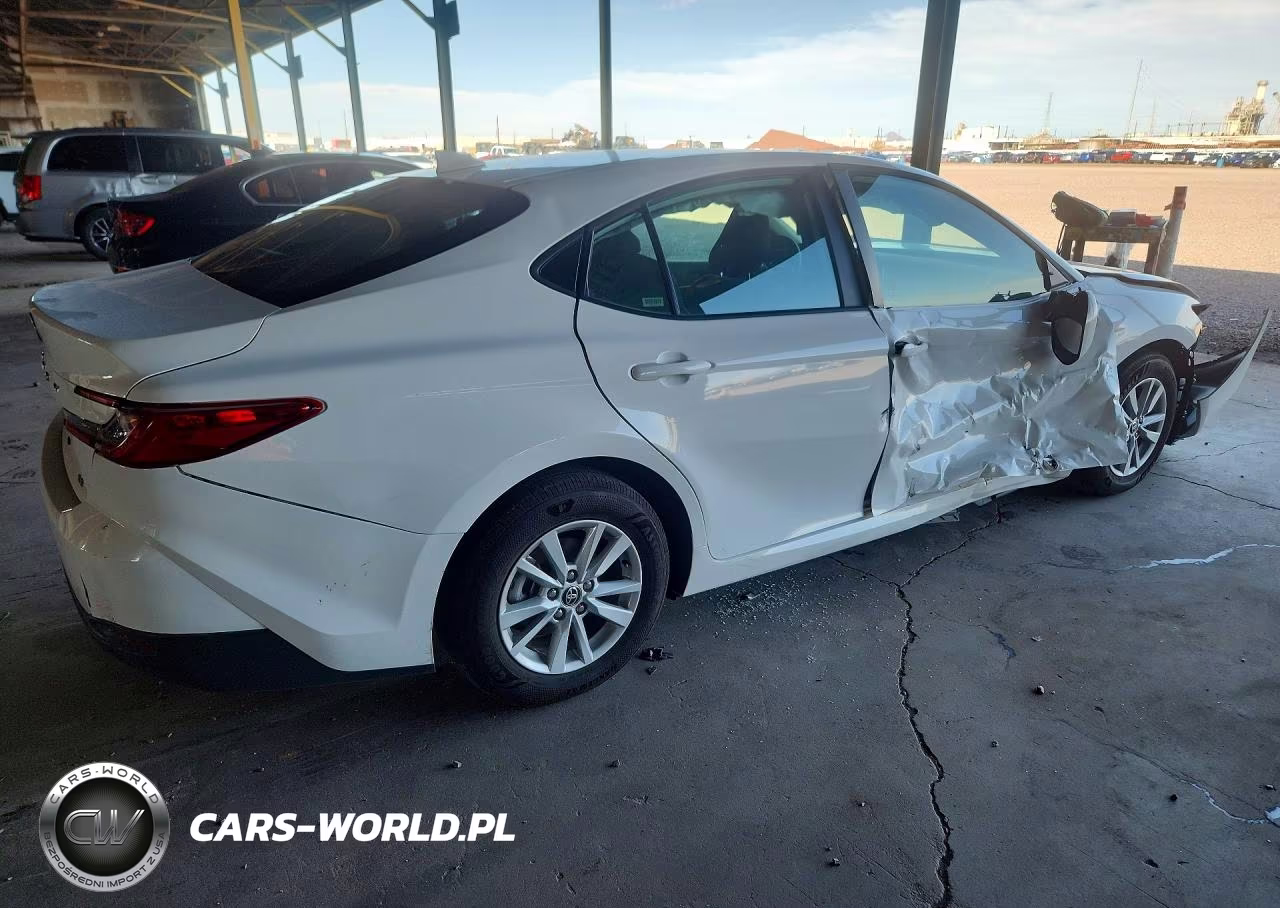2026 Toyota Camry Le VIN:4T1DAACK0TU252549 - 3