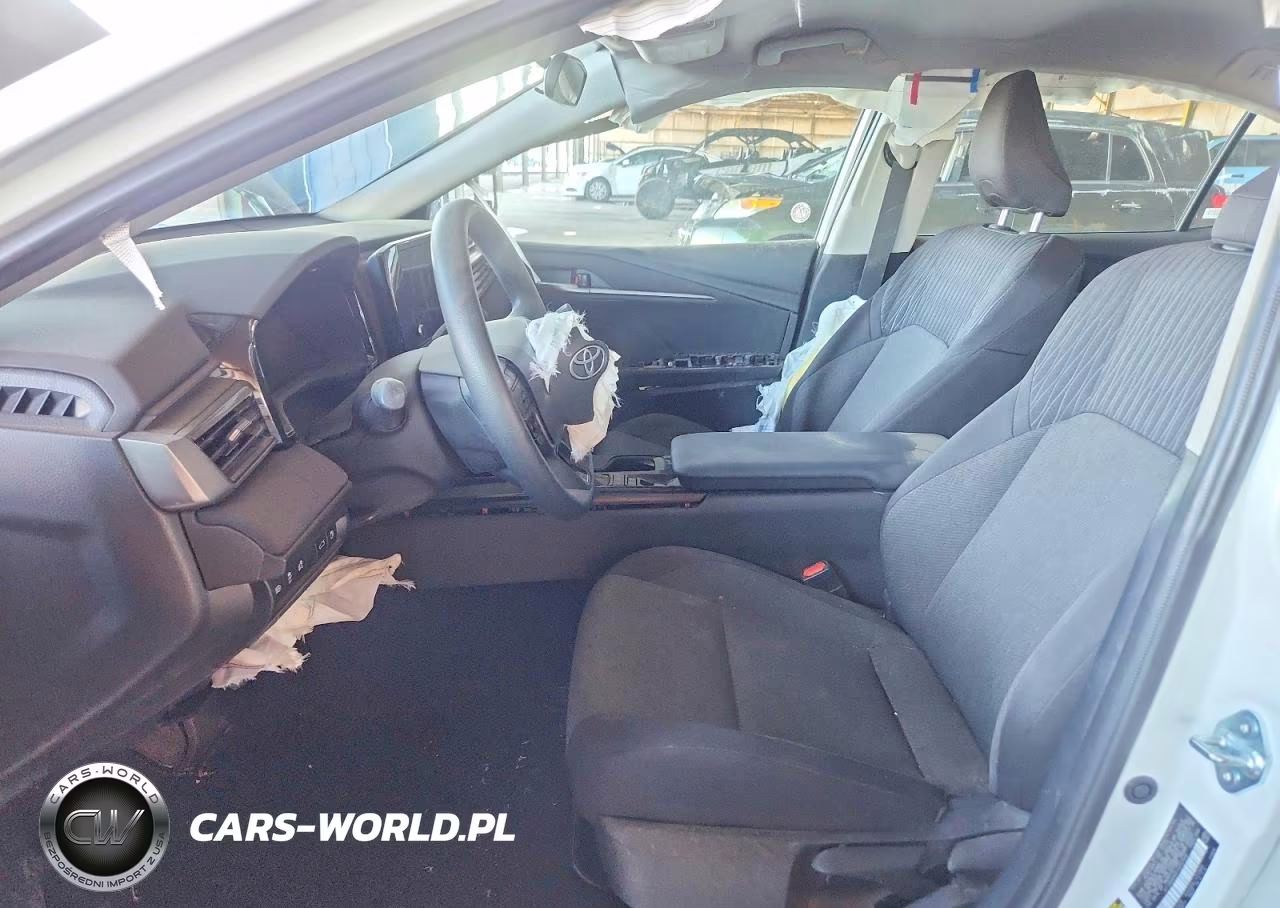 2026 Toyota Camry Le VIN:4T1DAACK0TU252549 - 7