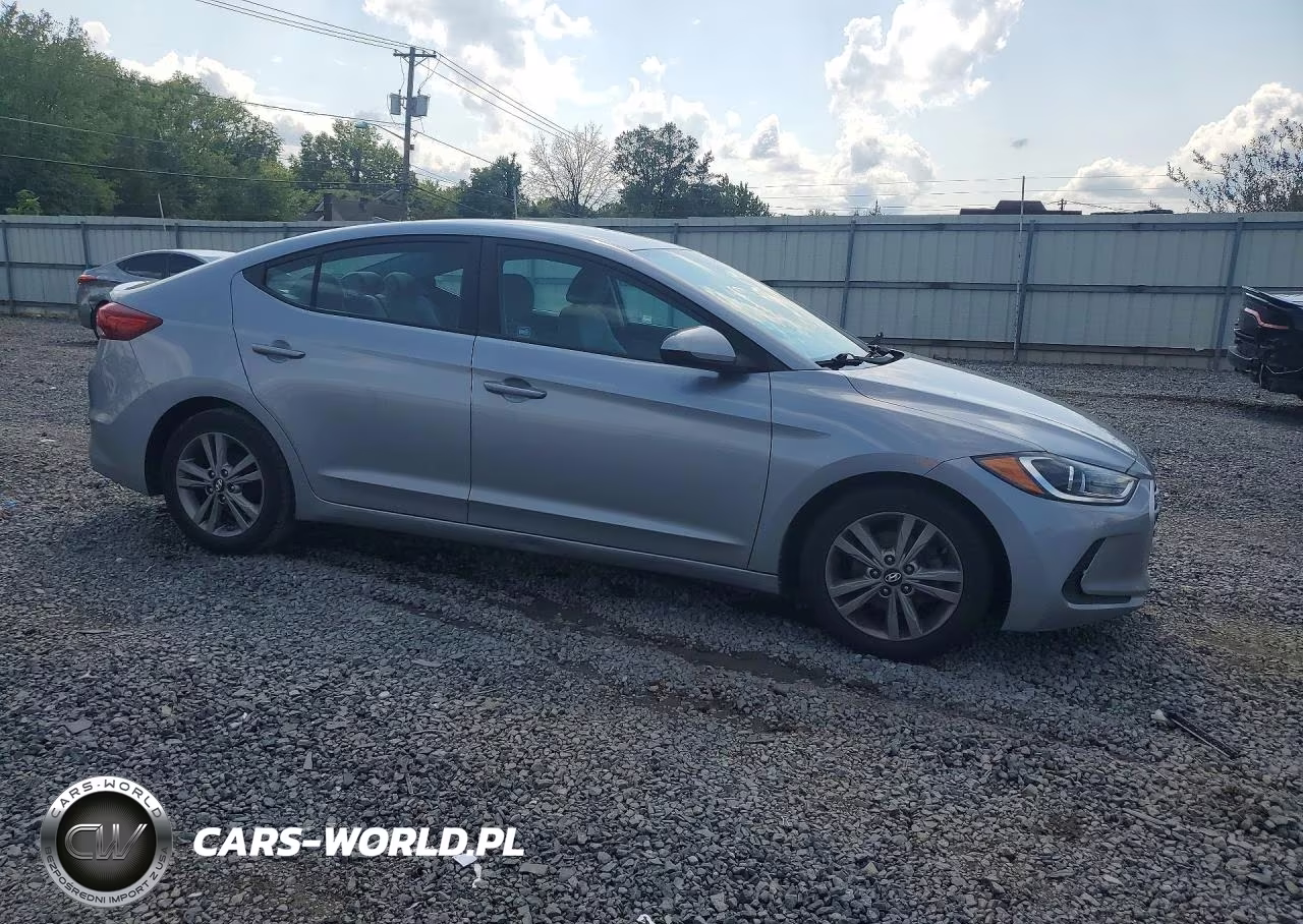2017 Hyundai Elantra Se VIN:5NPD84LF5HH106184 - 4