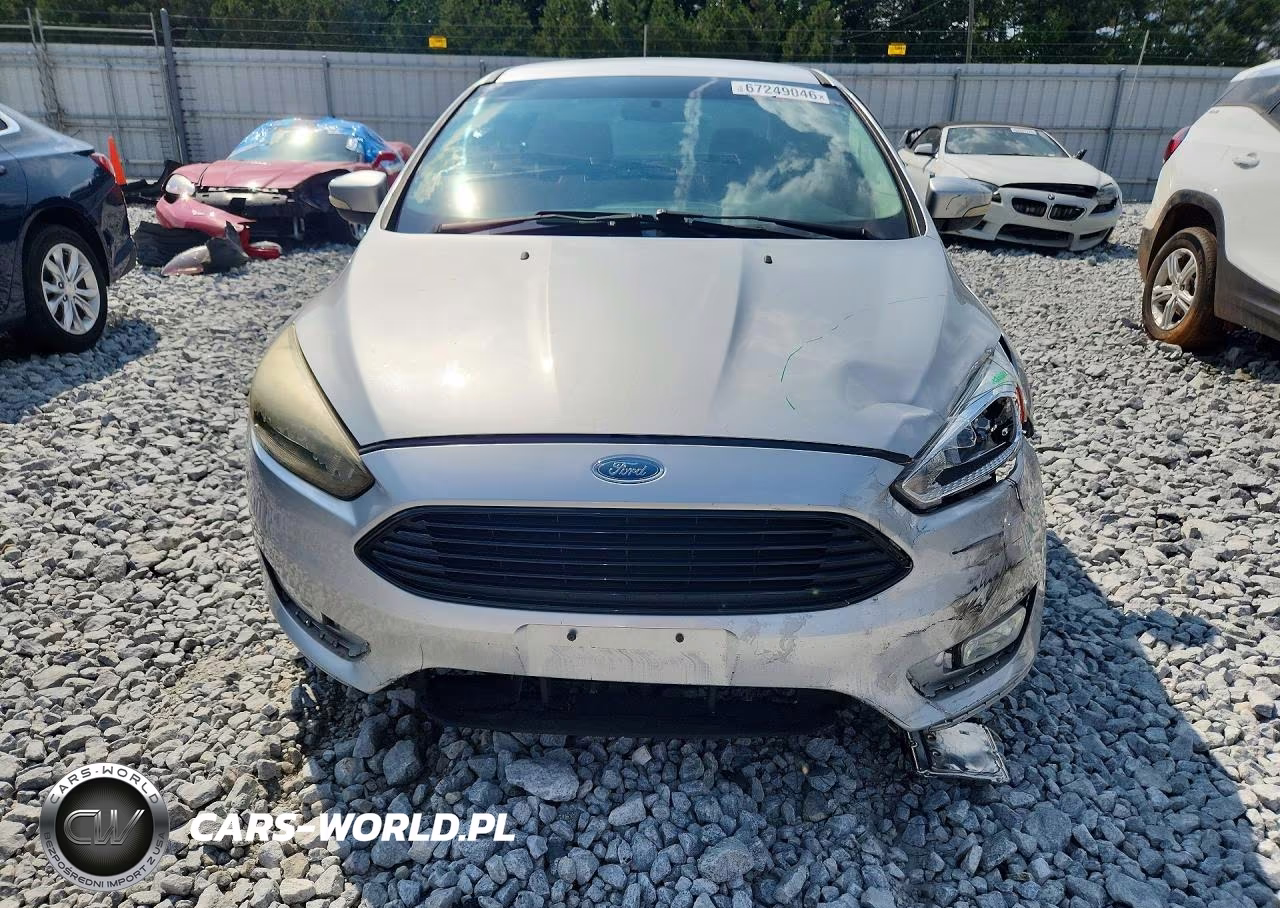 2016 Ford Focus Se VIN:1FADP3FE9GL368094 - 5