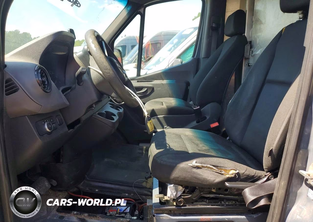 2019 Mercedes-Benz Sprinter 2500-3500 Delivery Van VIN:WD4PF1CD8KP141819 - 7