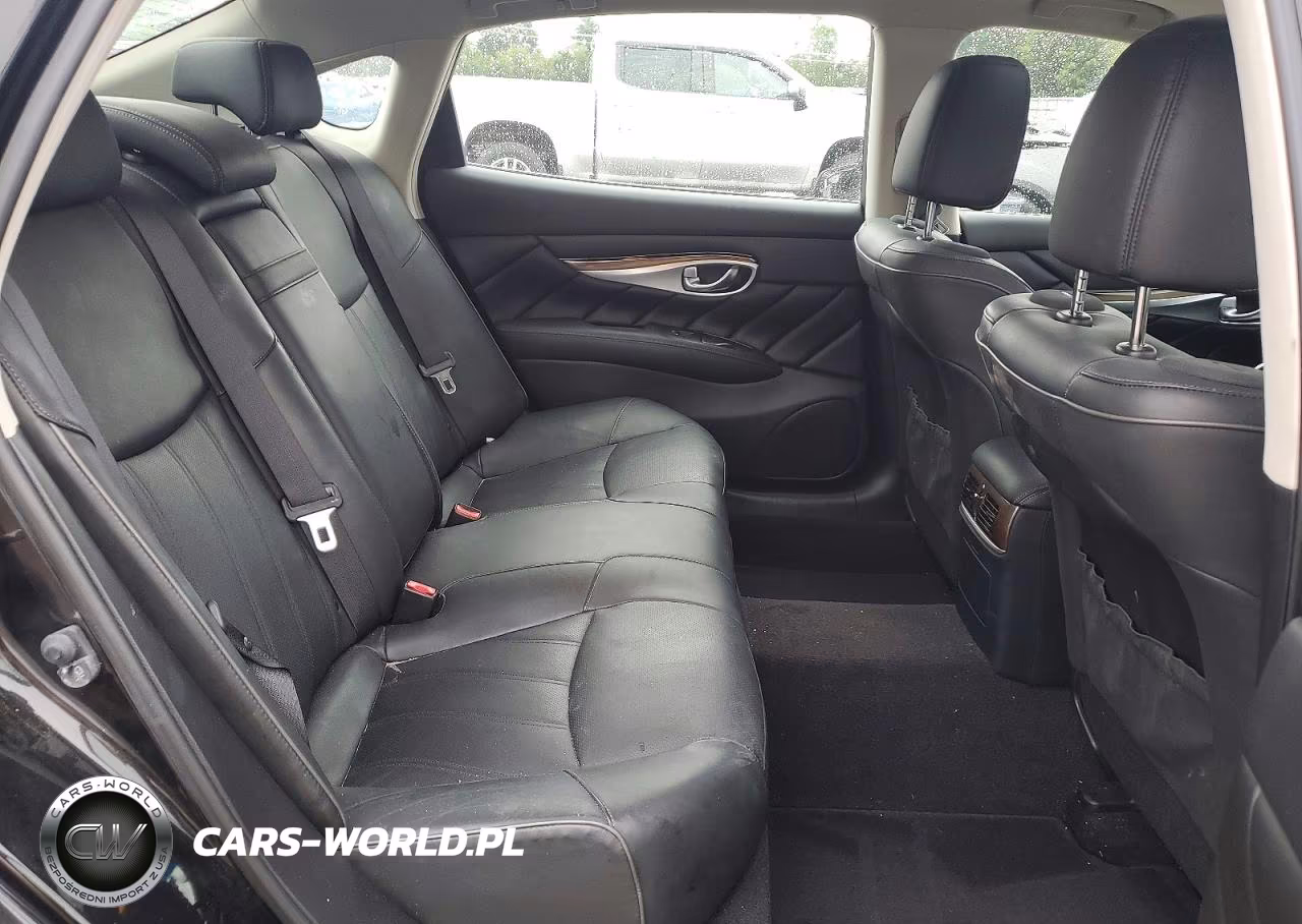 2018 Infiniti Q70L 3.7 Luxe VIN:JN1BY1PR9JM370355 - 10