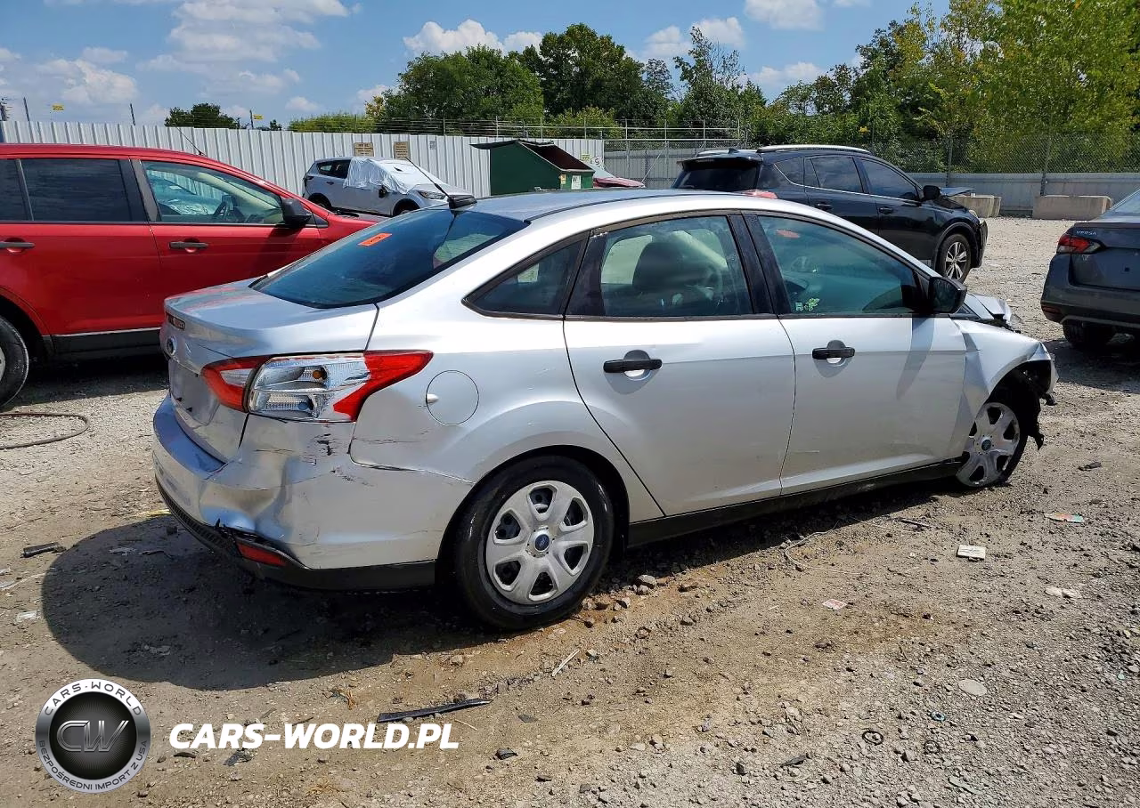 2012 Ford Focus S VIN:1FAHP3E25CL327769 - 3