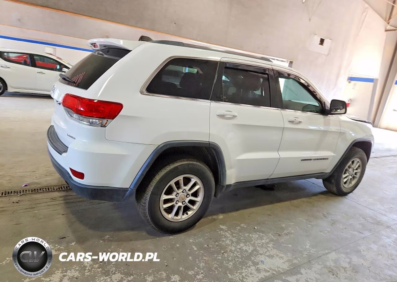 2018 Jeep Grand Cherokee Laredo VIN:1C4RJFAG5JC507110 - 3