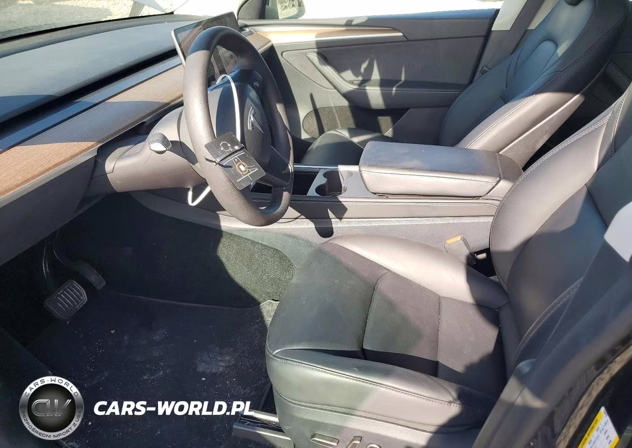 2024 Tesla Model Y VIN:7SAYGDEE3RF184619 - 7