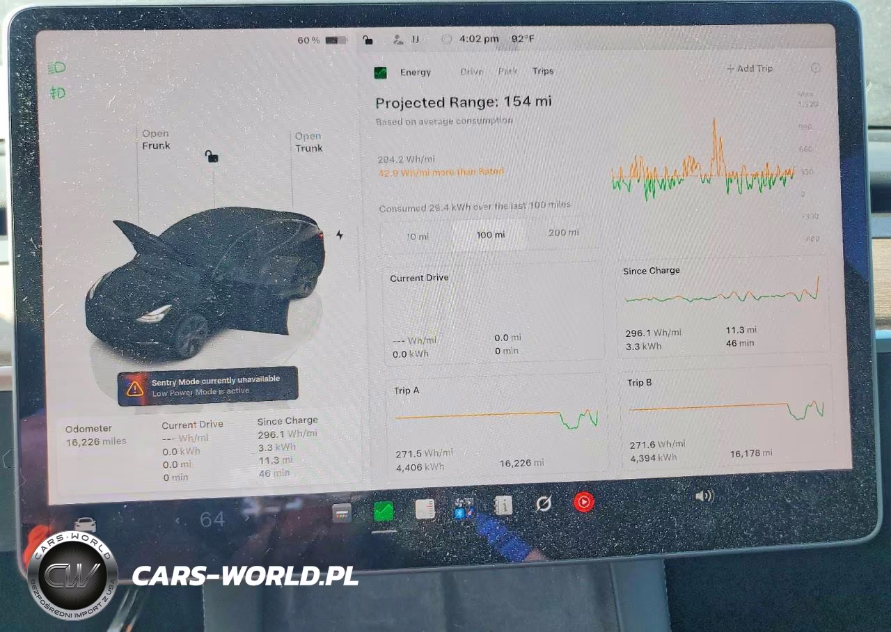 2024 Tesla Model Y VIN:7SAYGDEE3RF184619 - 9