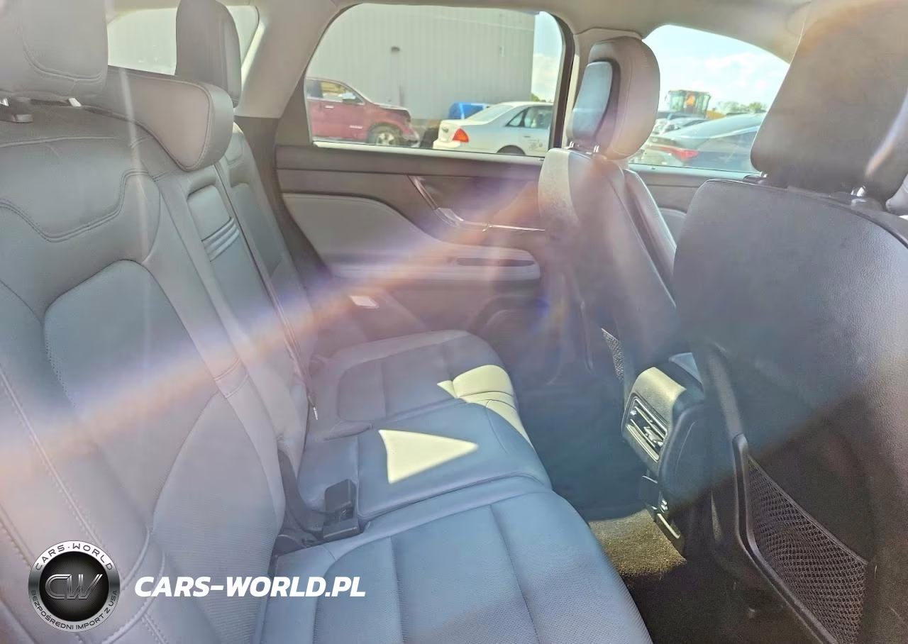 2020 Lincoln Corsair VIN:5LMCJ1C97LUL13806 - 11