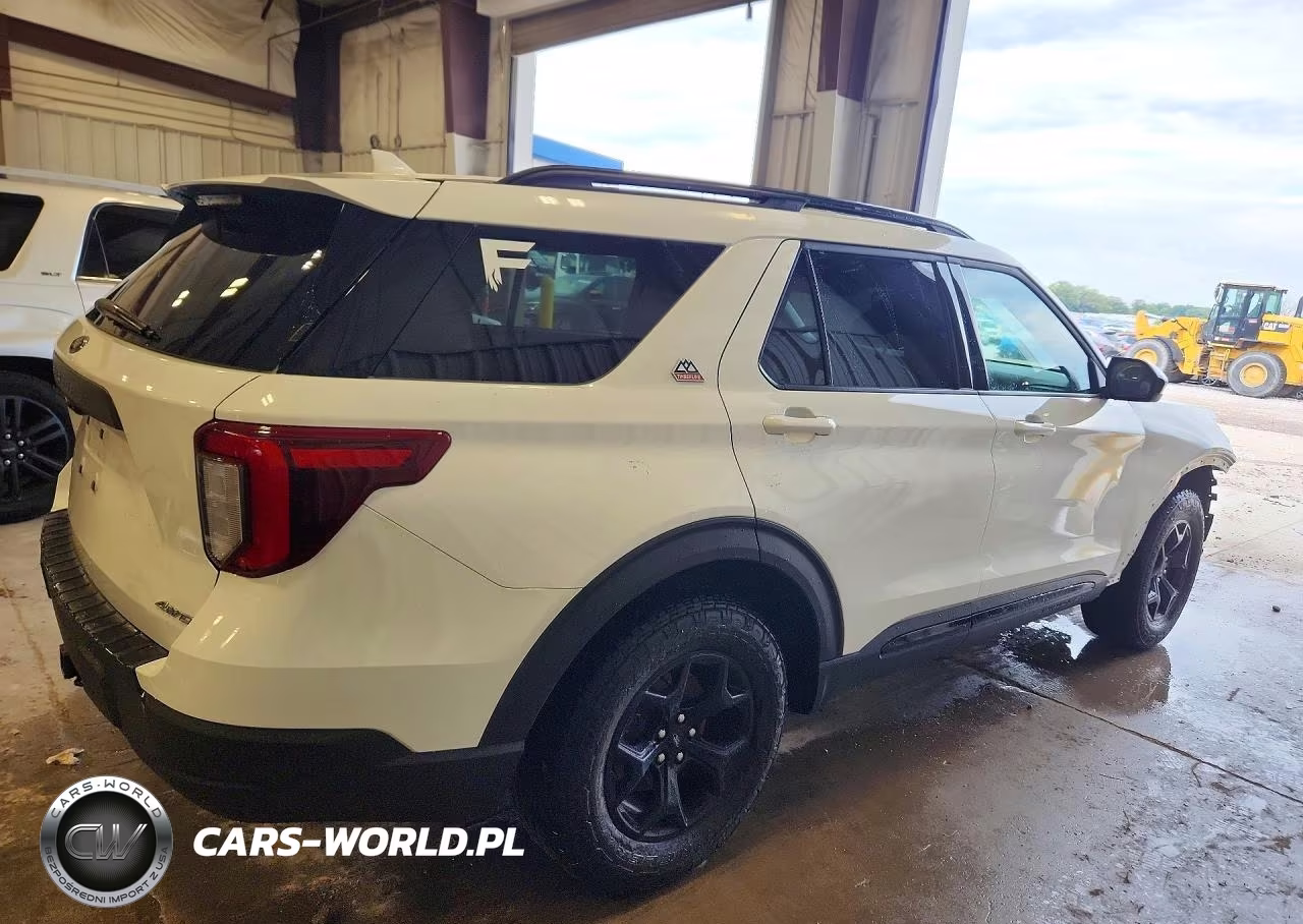 2024 Ford Explorer Timberline VIN:1FMSK8JH4RGA45562 - 3