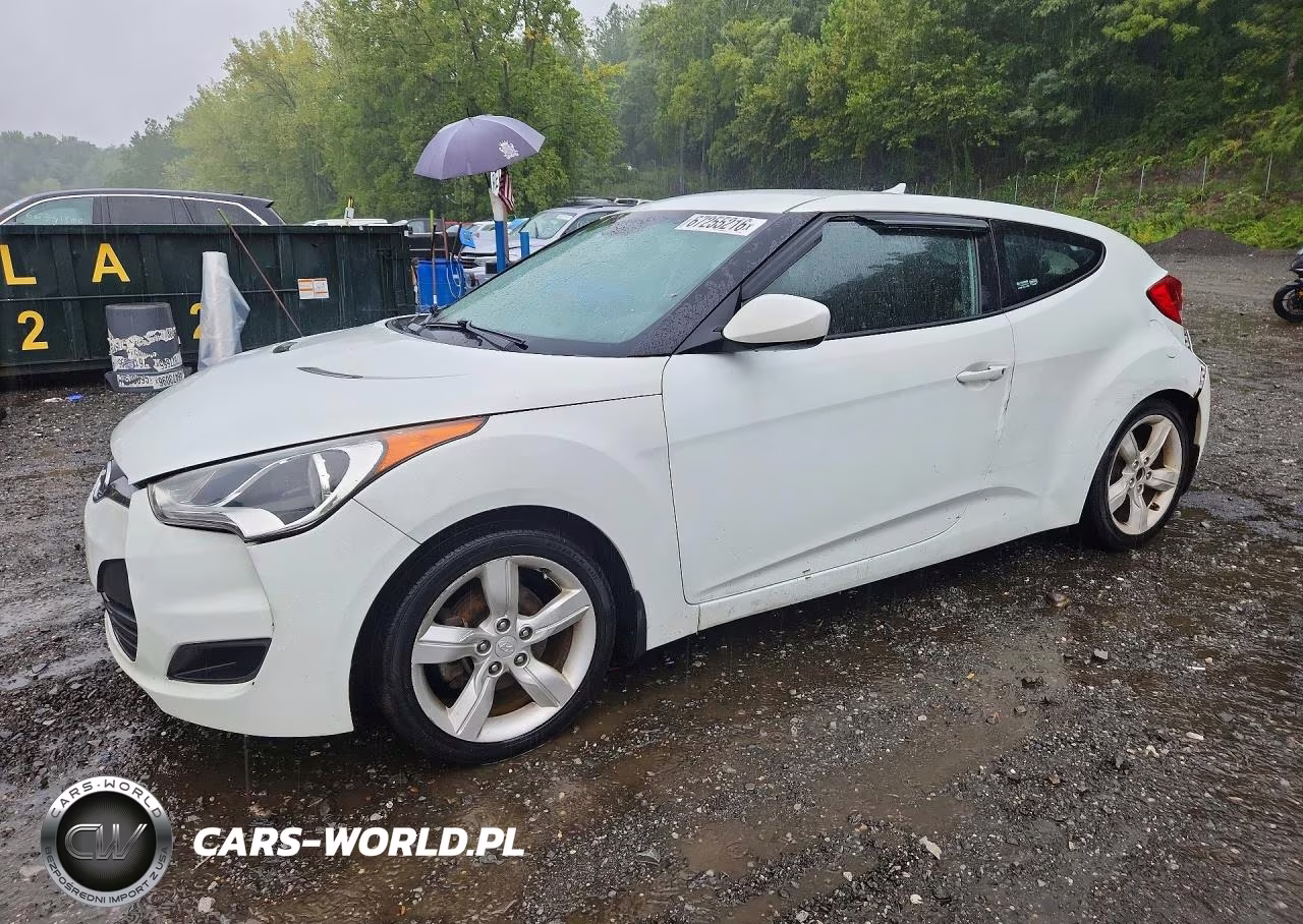 2013 Hyundai Veloster Base