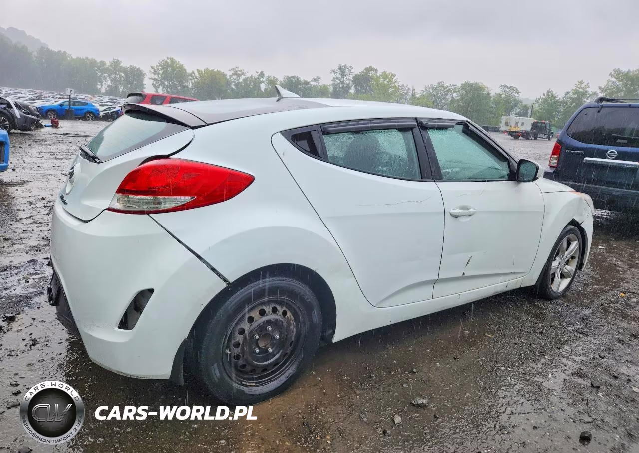 2013 Hyundai Veloster Base VIN:KMHTC6AD3DU106218 - 3