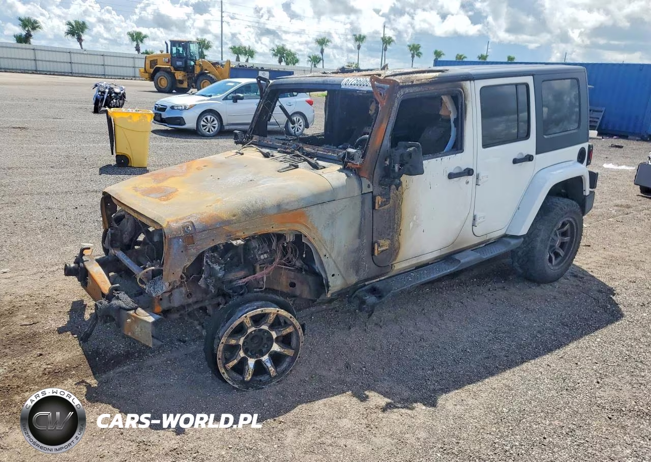 2012 Jeep Wrangler Unlimited Sahara – zdjęcie 1 z 12