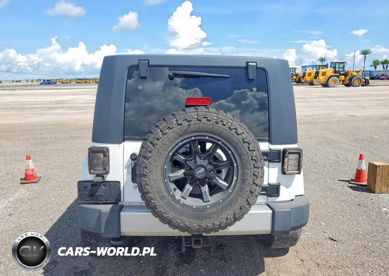 2012 Jeep Wrangler Unlimited Sahara VIN:1C4BJWEG3CL262211 - 6