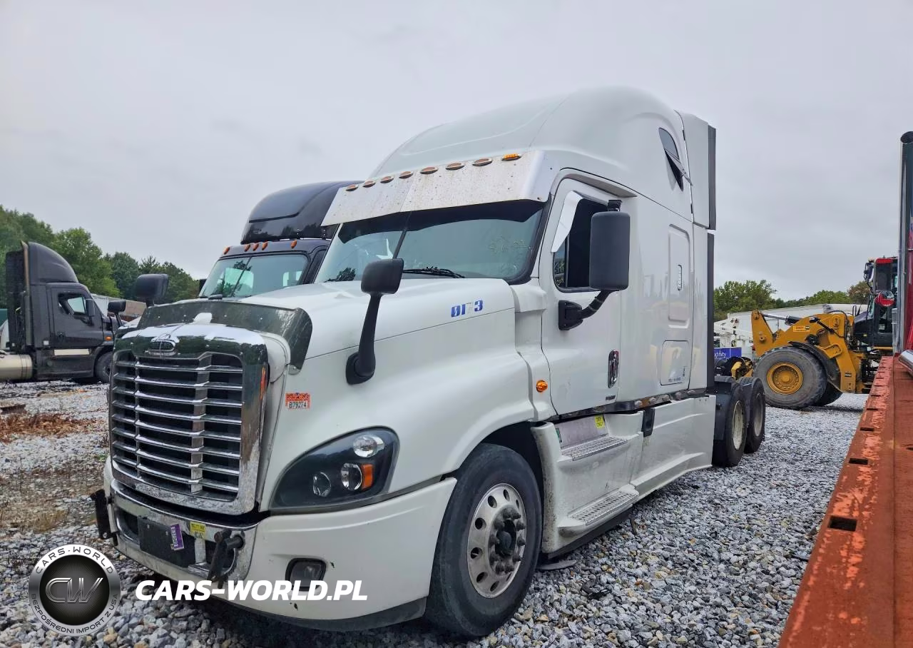 2014 Freightliner Cascadia Semi Truck