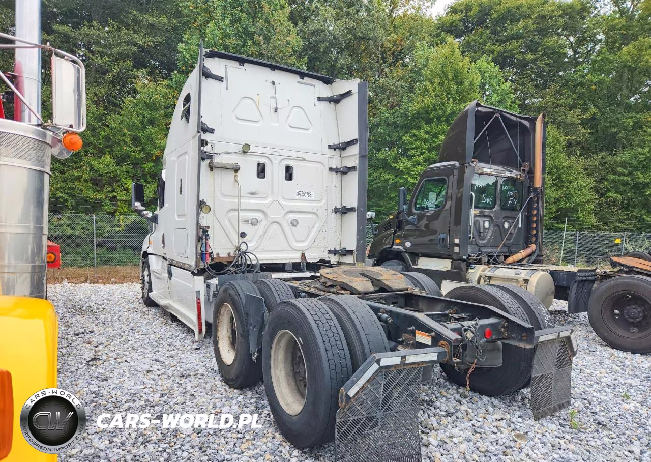 2014 Freightliner Cascadia Semi Truck VIN:3AKJGLD54ESFP1763 - 2